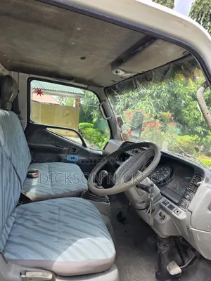 Mitsubishi Canter 1999 White