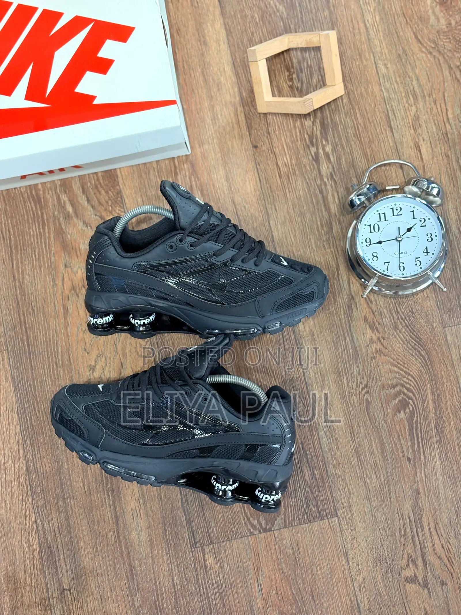 Nike Shox Sneaker