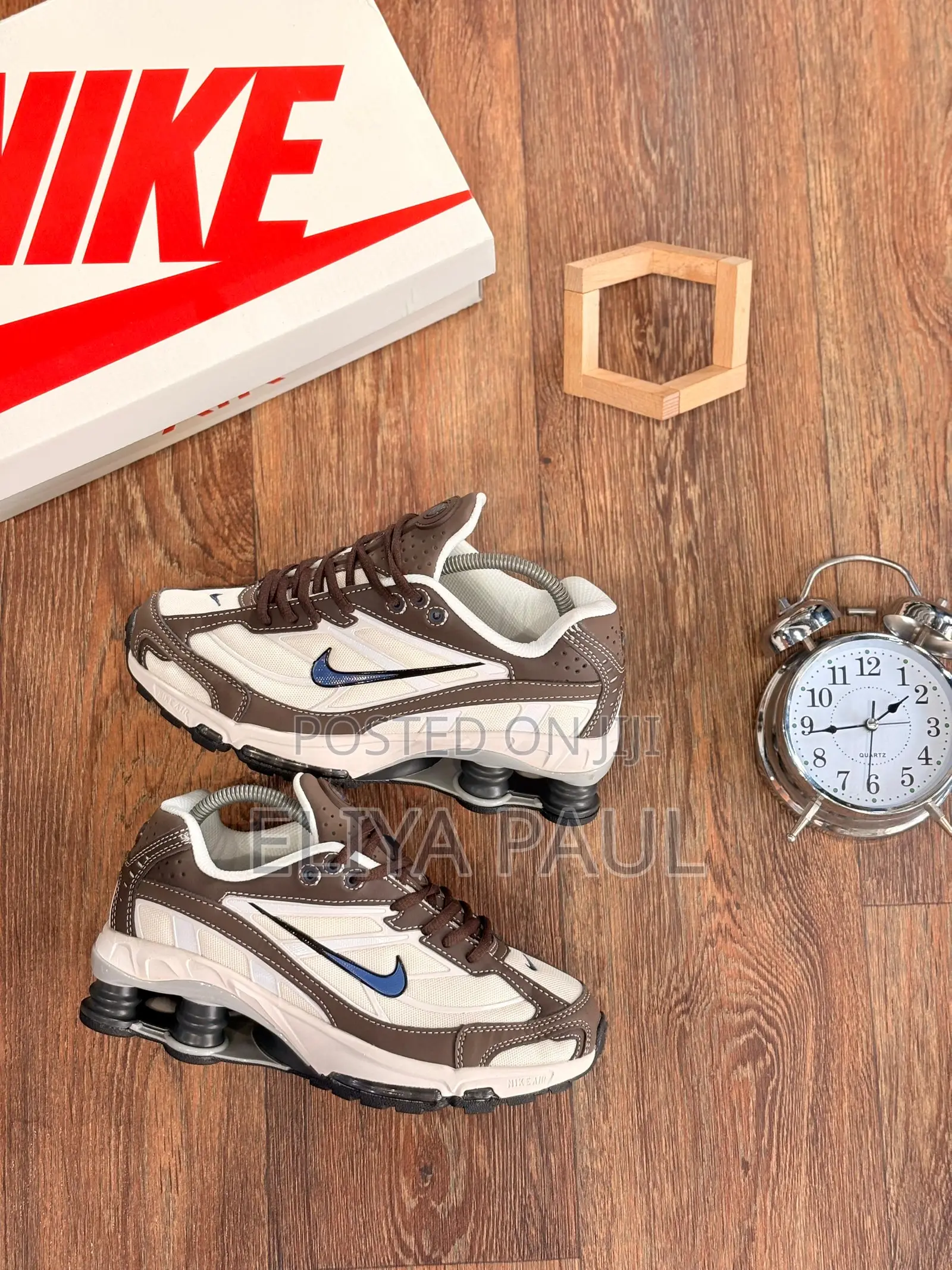 Nike Shox Sneaker