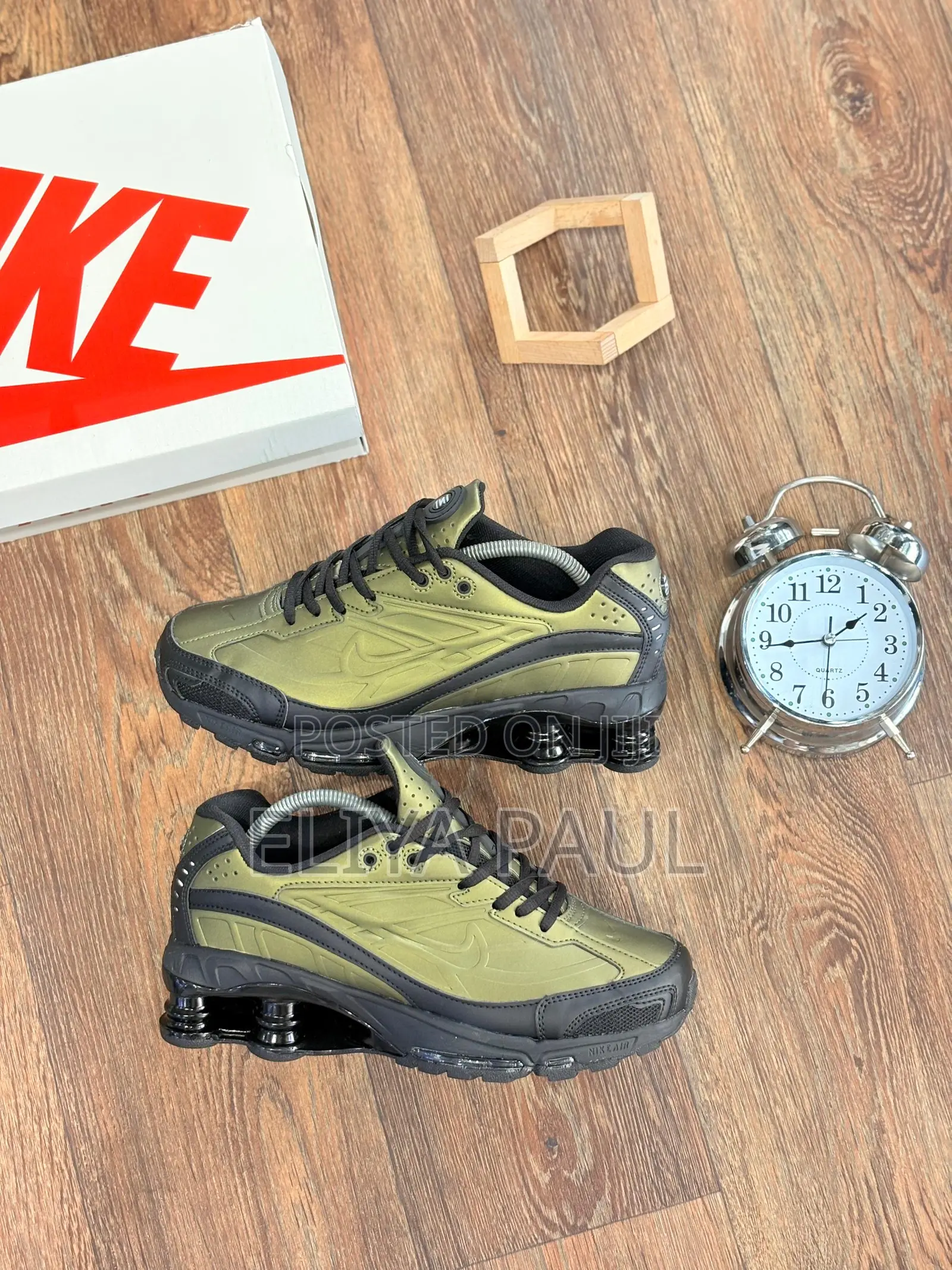 Nike Shox Sneaker