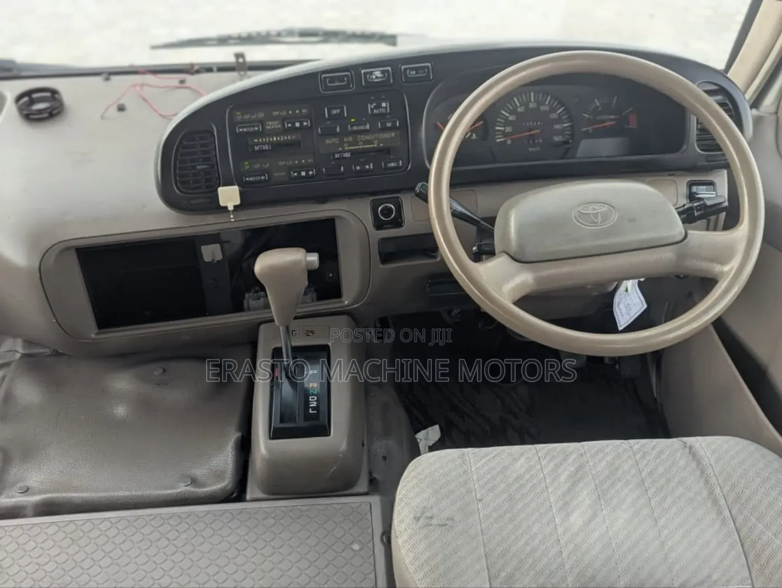 Toyota Coaster 2000 Green