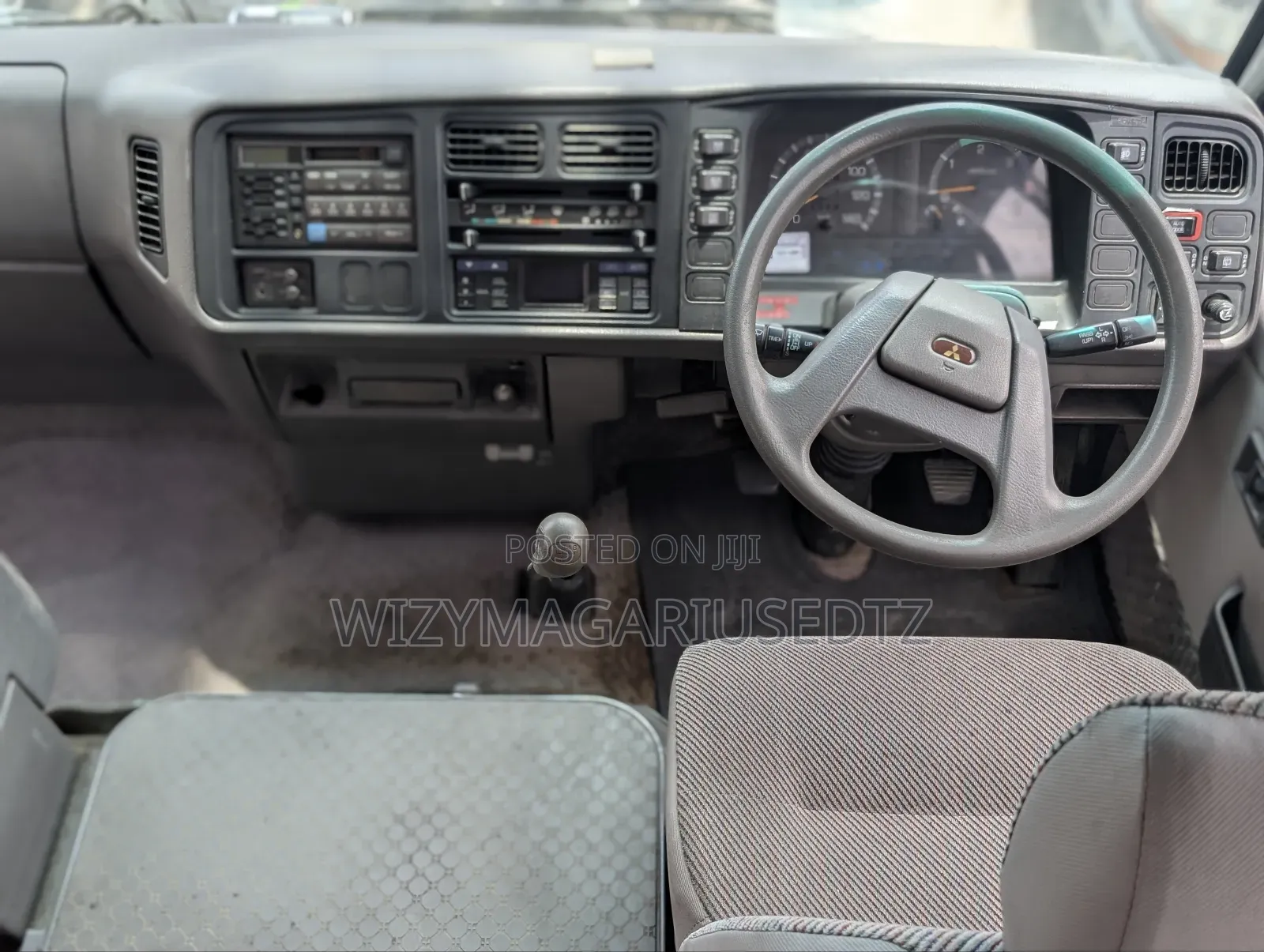 Mitsubishi Fuso Rosa 1998 Grey