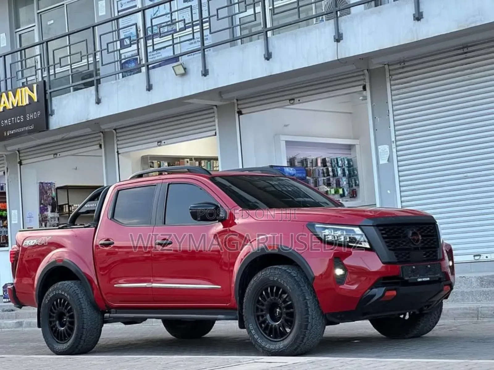 Nissan Navara 2024 Red