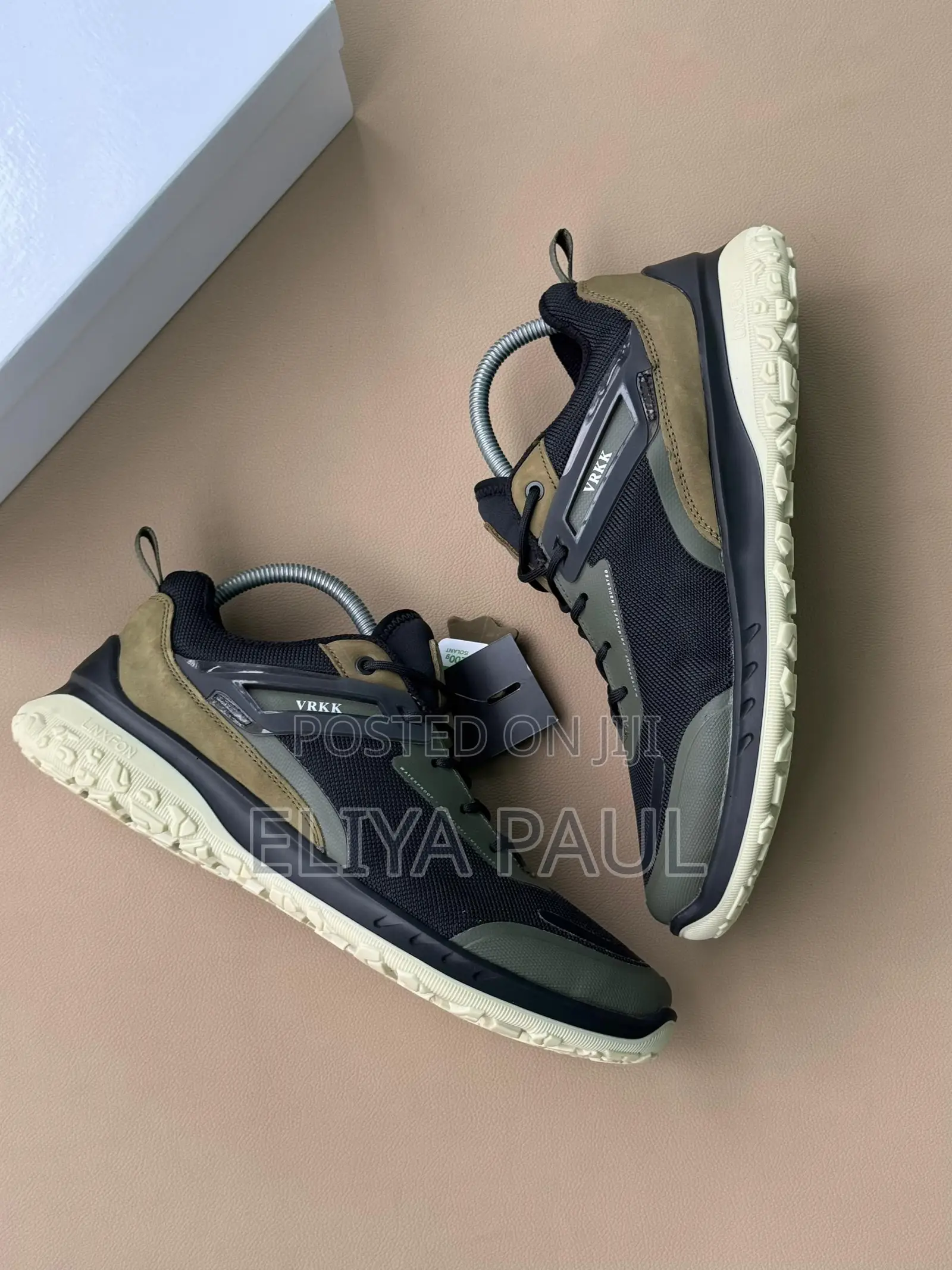 VRKKK Men’S Outdoor Sneaker 145,000