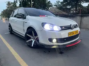 Volkswagen Golf 2010 White