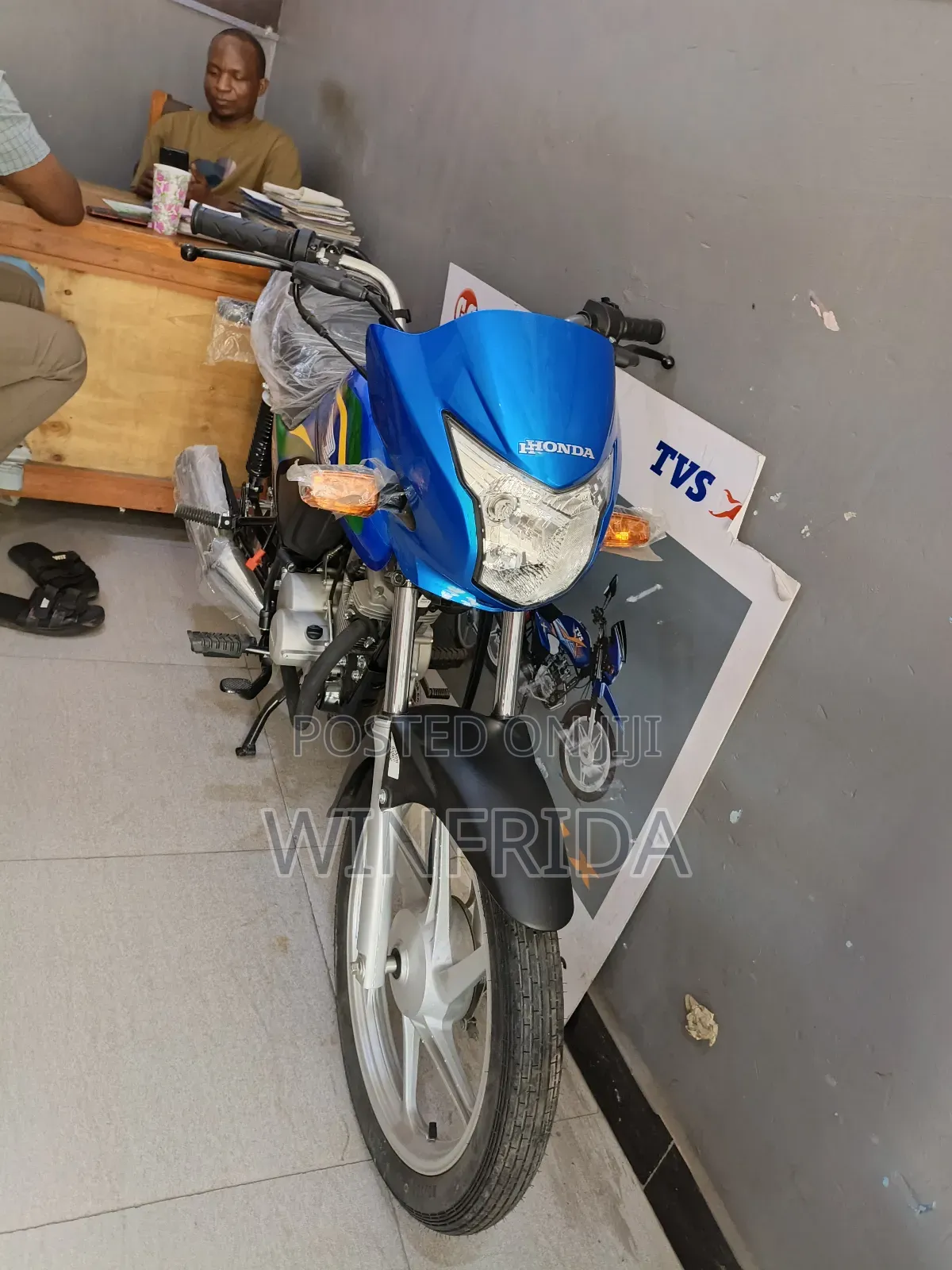New Honda CB 2023 Blue