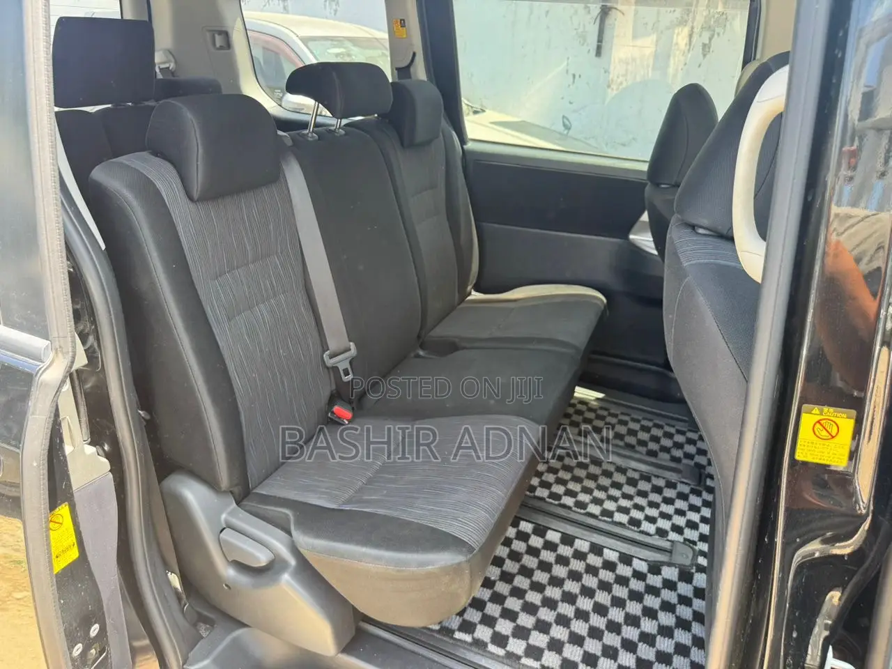 Toyota Noah 2.0 143hp FWD (7 Seater) 2010 Black