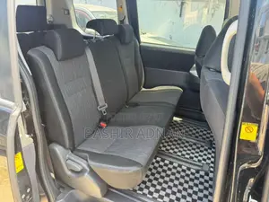 Toyota Noah 2.0 143hp FWD (7 Seater) 2010 Black