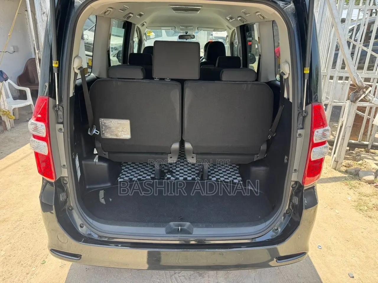 Toyota Noah 2.0 143hp FWD (7 Seater) 2010 Black