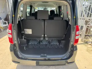 Toyota Noah 2.0 143hp FWD (7 Seater) 2010 Black