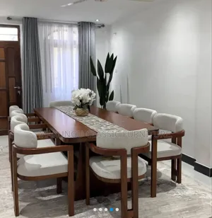 Dinning Table Ya Watu Kumi Ni Mbao Ngumu