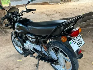 Bajaj Boxer 125 2025 Black