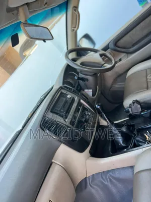 Toyota Land Cruiser 2005 White