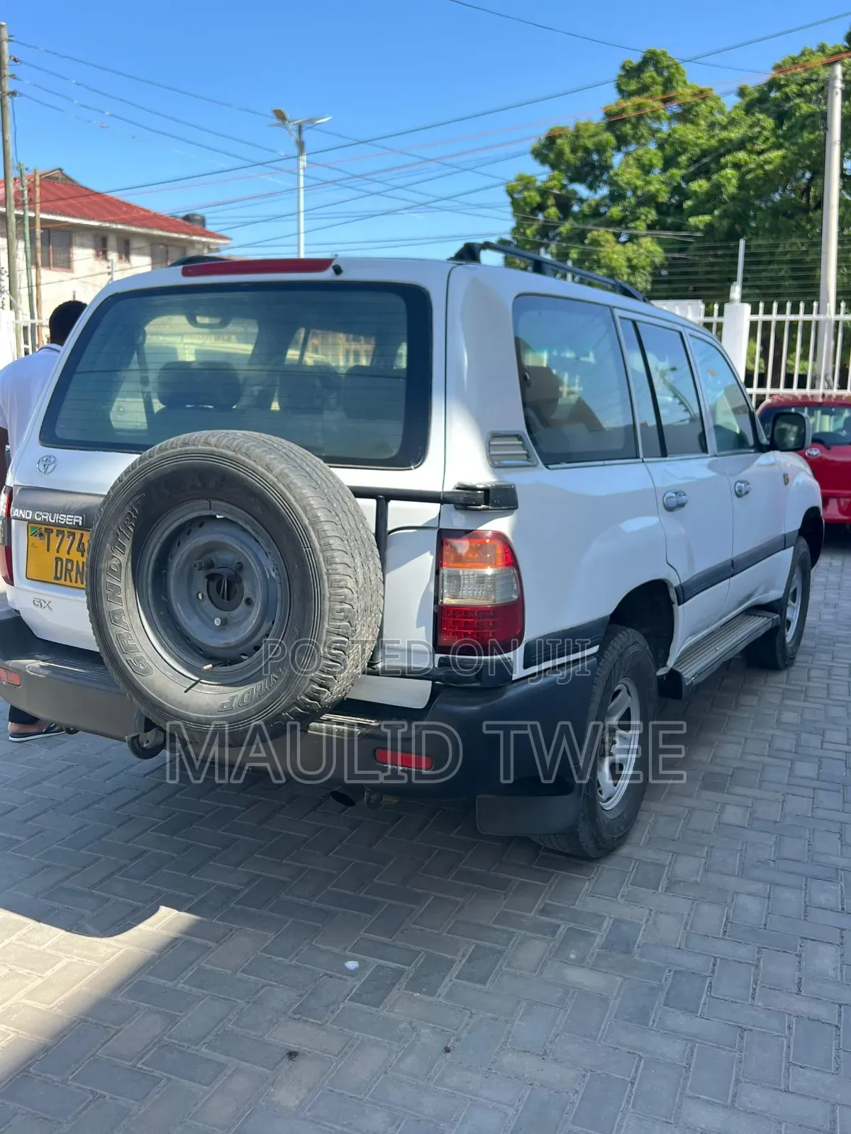 Toyota Land Cruiser 2005 White