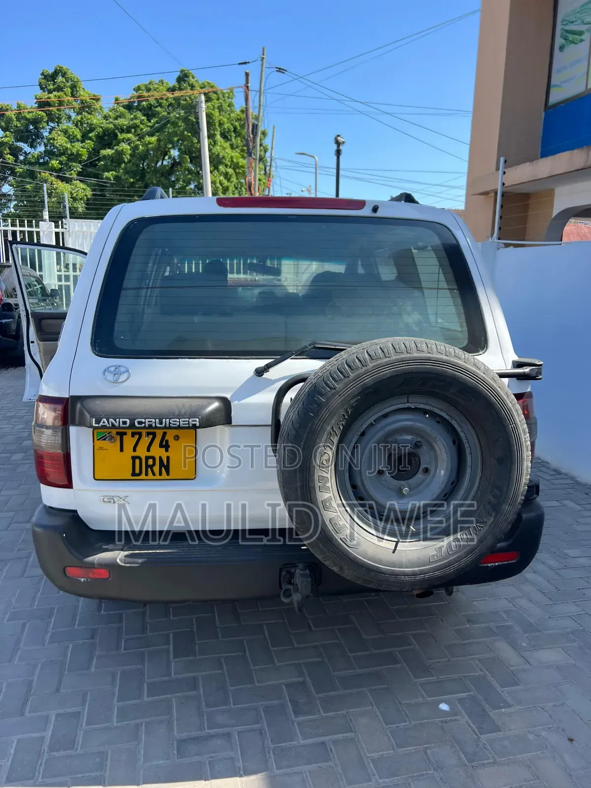 Toyota Land Cruiser 2005 White