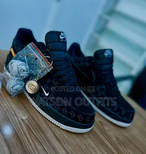 Men's Leather Shoes New and Original Airforce One Nike Brand