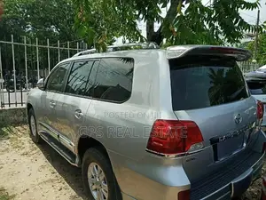 Toyota Land Cruiser 2013 4.5 V8 GL Silver