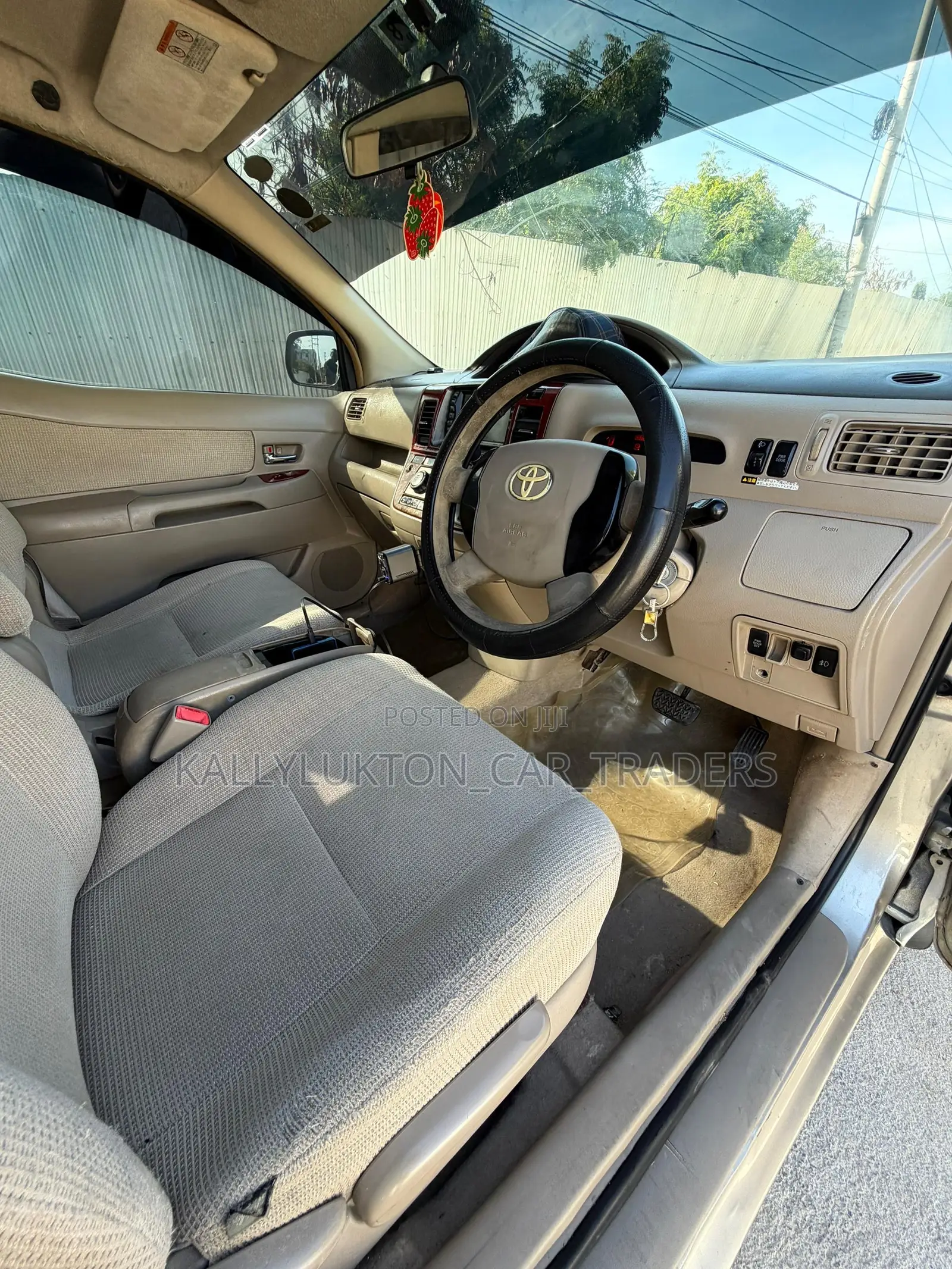Toyota Raum 2006 Silver