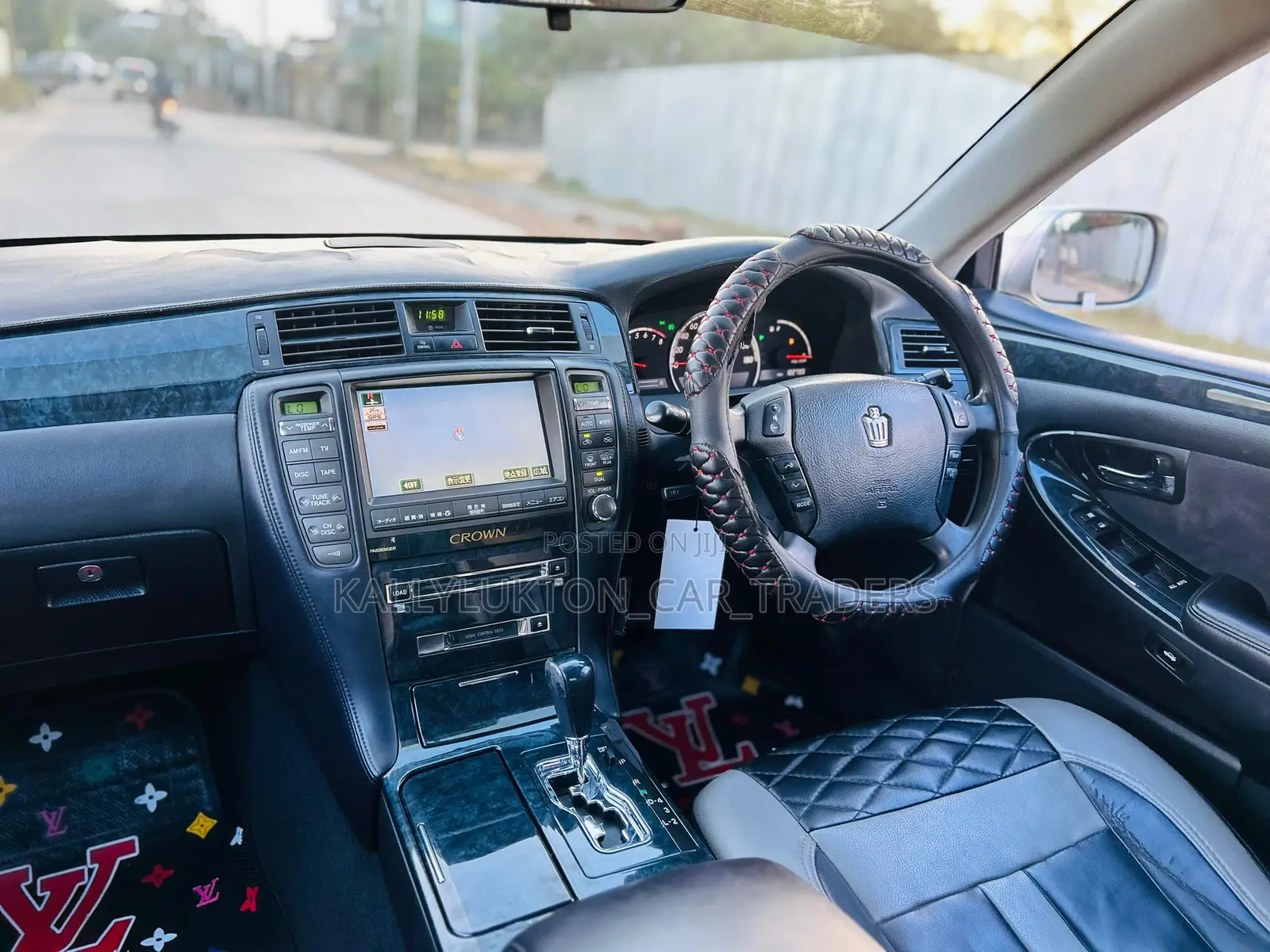 Toyota Crown 2006 Silver