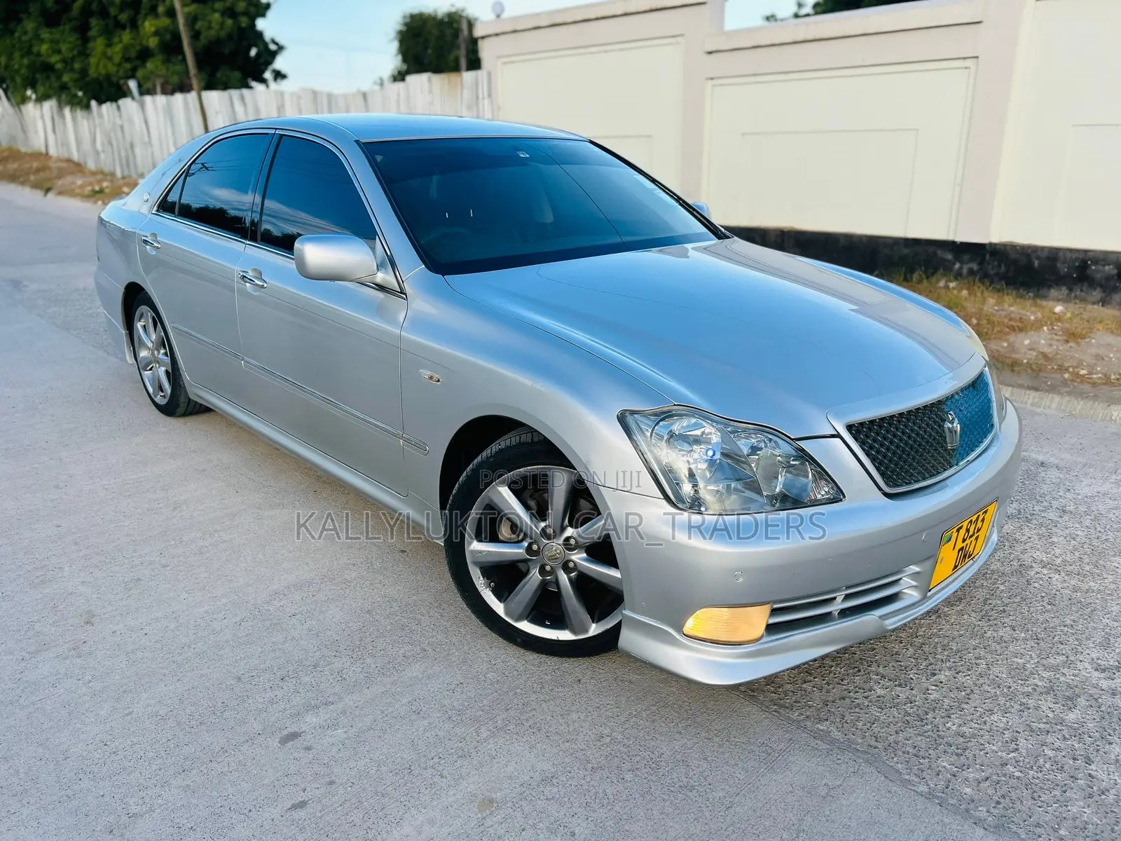 Toyota Crown 2006 Silver