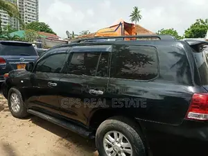Toyota Land Cruiser 2010 4.6 V8 GX Black