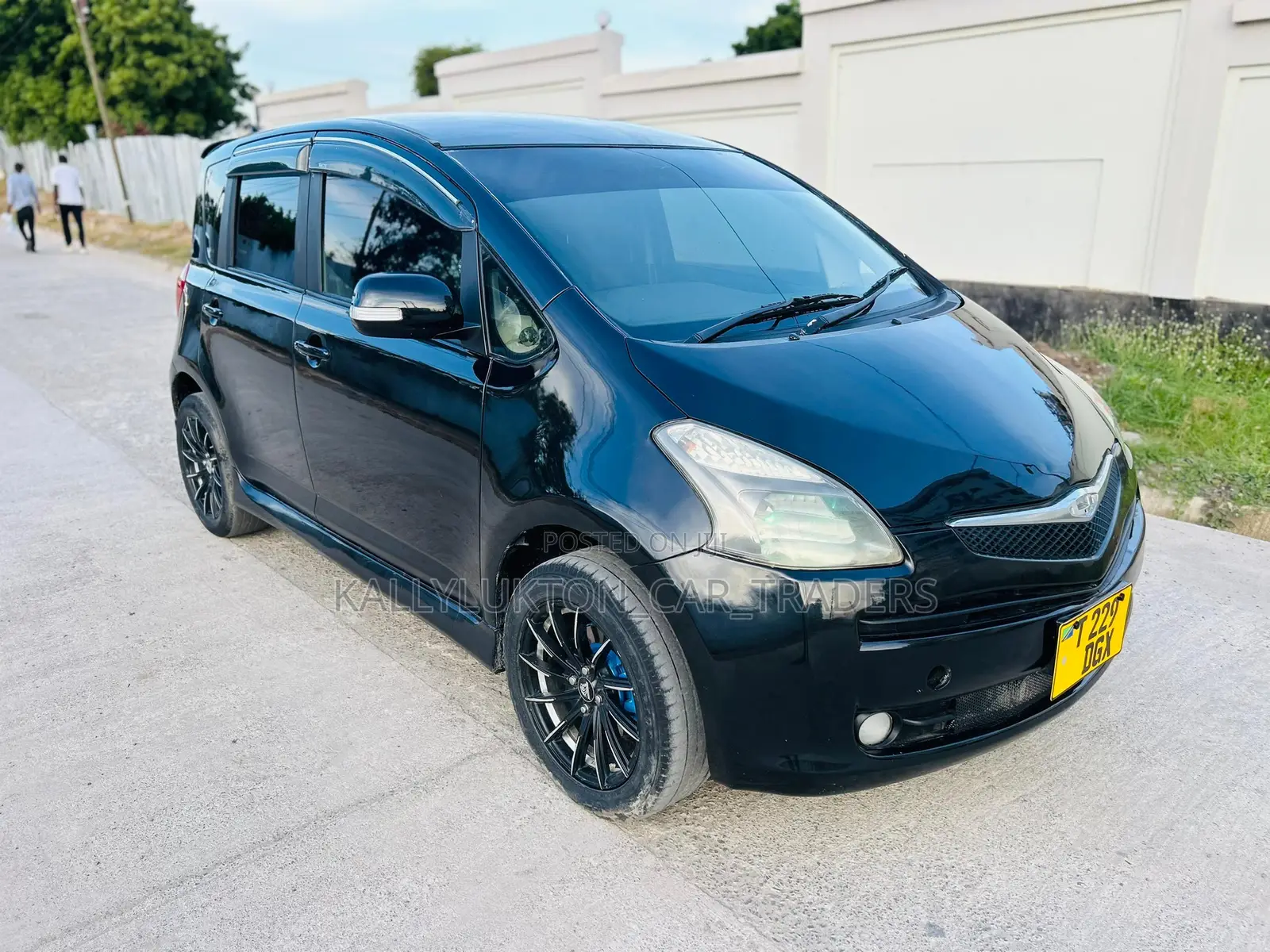 Toyota Ractis 2006 Black