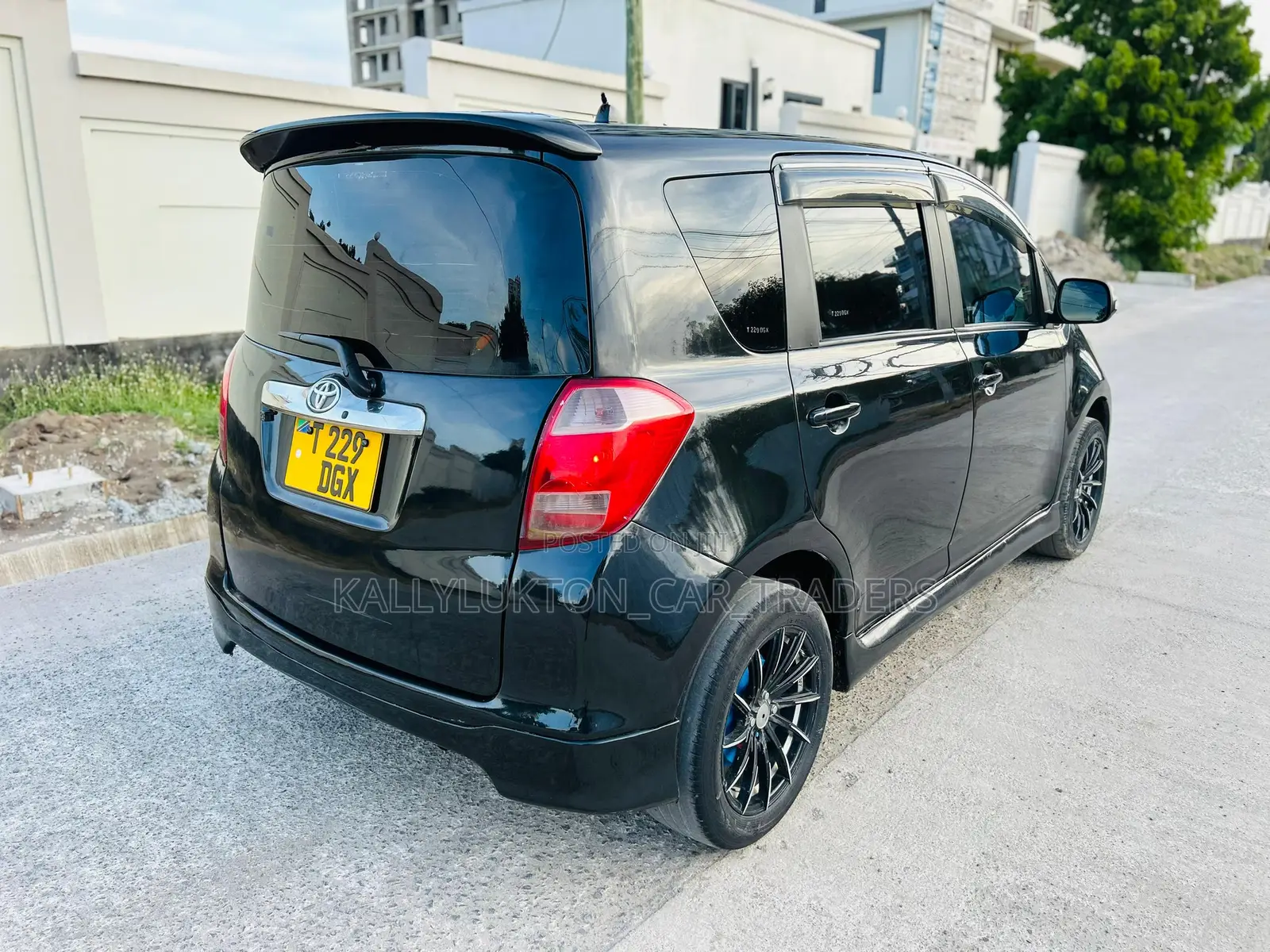 Toyota Ractis 2006 Black