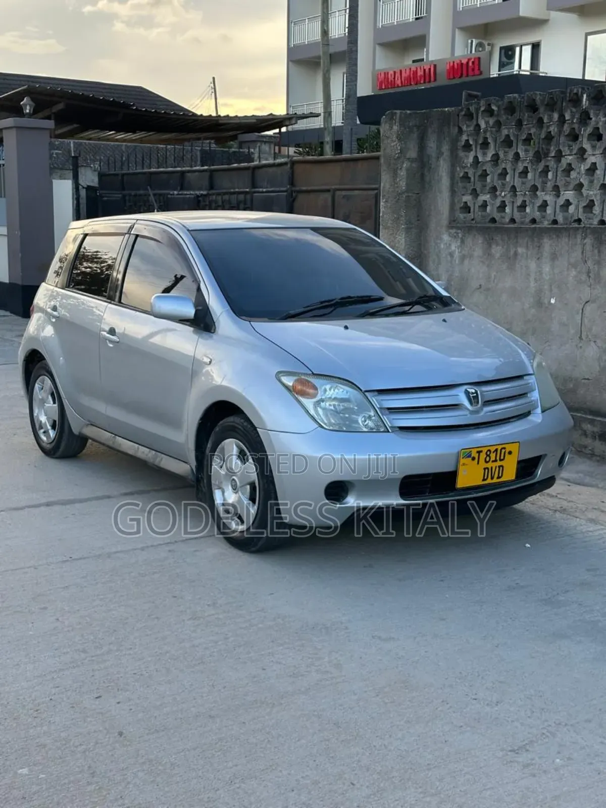 Toyota IST 2003 Silver