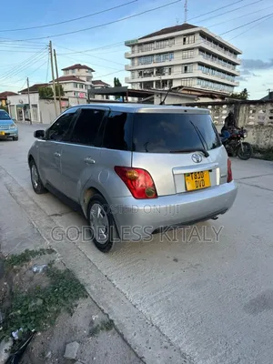 Toyota IST 2003 Silver