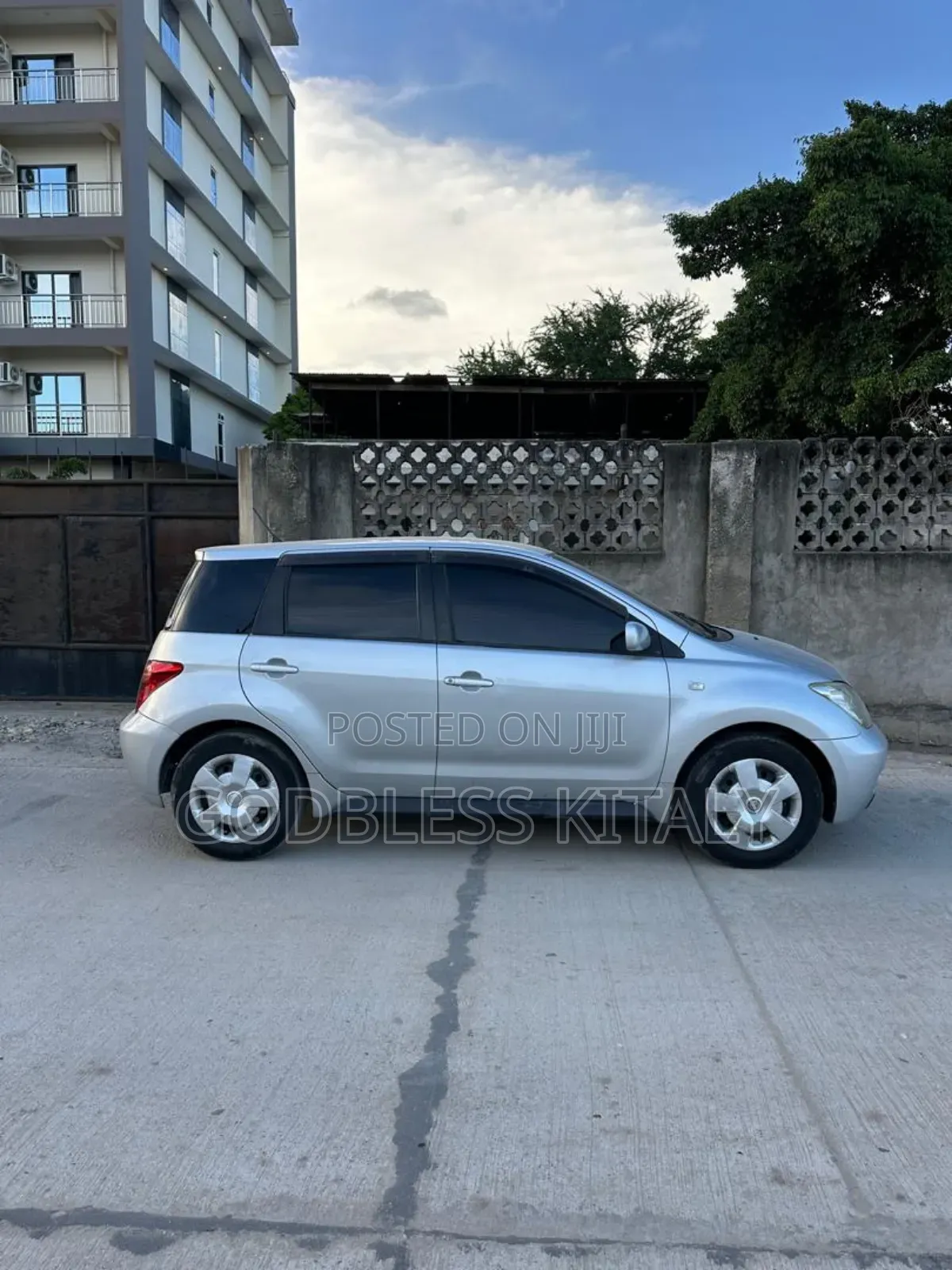 Toyota IST 2003 Silver