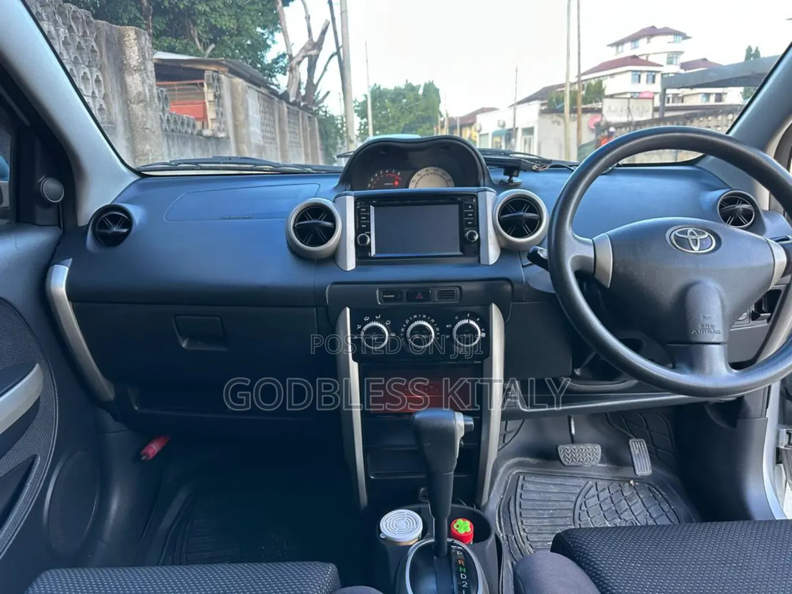 Toyota IST 2003 Silver