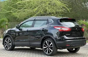 Nissan Qashqai 2017 Black