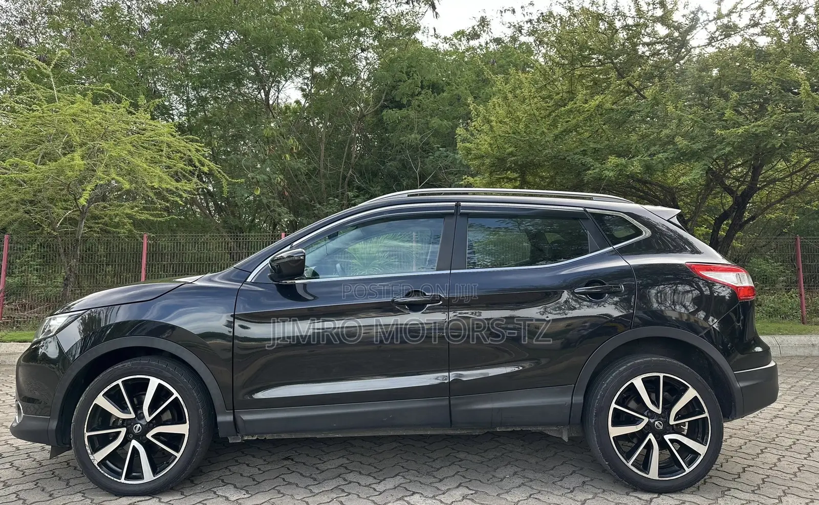 Nissan Qashqai 2017 Black