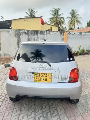 Toyota IST 2004 Silver