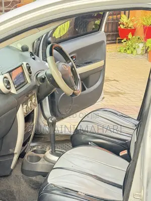 Toyota IST 2004 Silver
