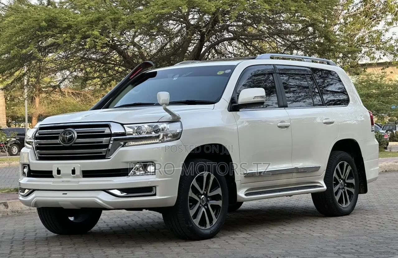 Toyota Land Cruiser 2018 White