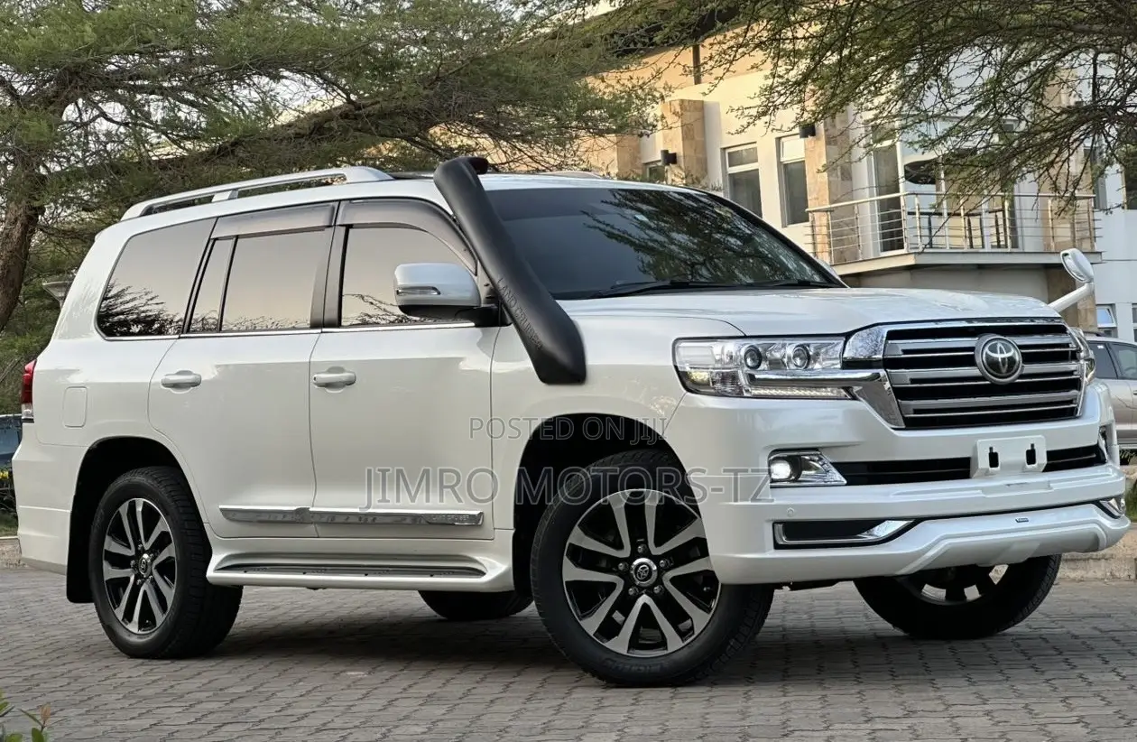 Toyota Land Cruiser 2018 White