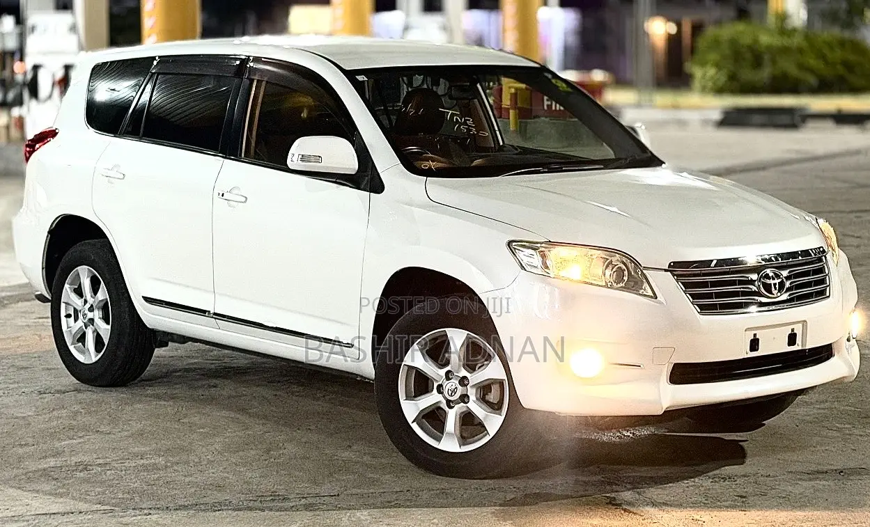 Toyota Vanguard 2012 Off white