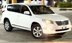 Toyota Vanguard 2012 Off white