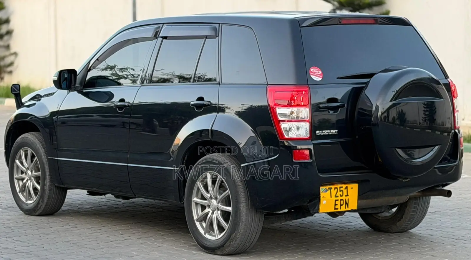 Suzuki Escudo 2011 Black