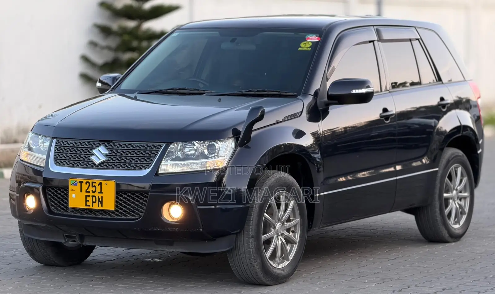 Suzuki Escudo 2011 Black