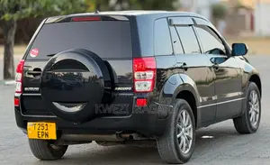 Suzuki Escudo 2011 Black
