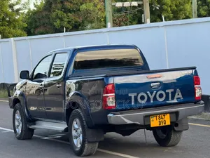 Toyota Hilux 2008 Blue