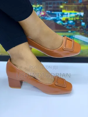 Viatu Vya Malkia Wa Ngozi–Queen Leather Shoes