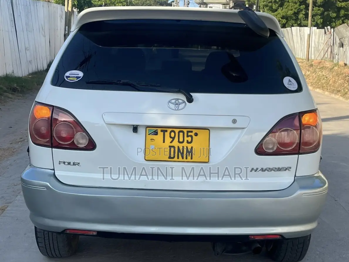 Toyota Harrier 2004 White