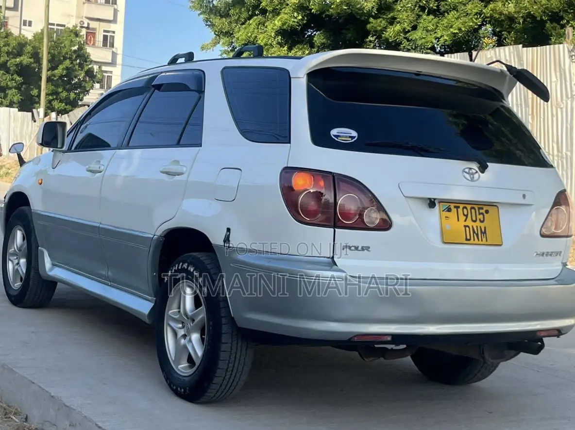 Toyota Harrier 2004 White
