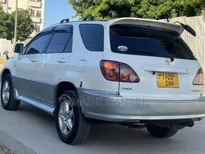 Toyota Harrier 2004 White