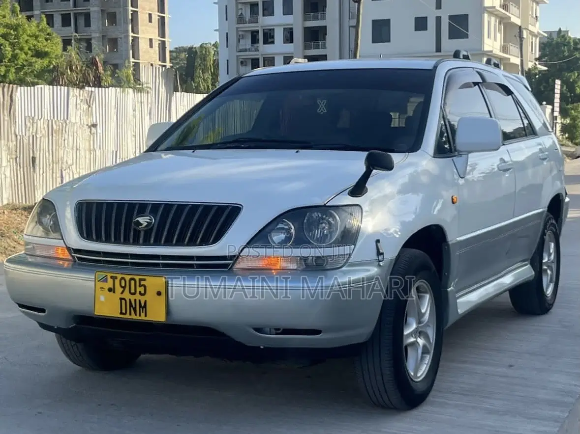 Toyota Harrier 2004 White