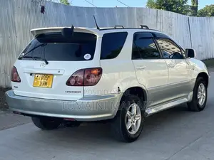 Toyota Harrier 2004 White