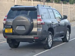 Toyota Land Cruiser Prado 2016 Gray